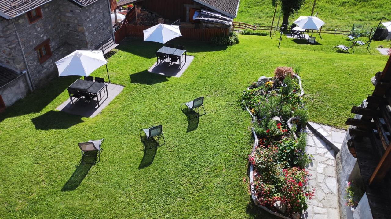 Casa Vacanze: Maison Des Gnomes Challand-Saint-Anselme Extérieur photo