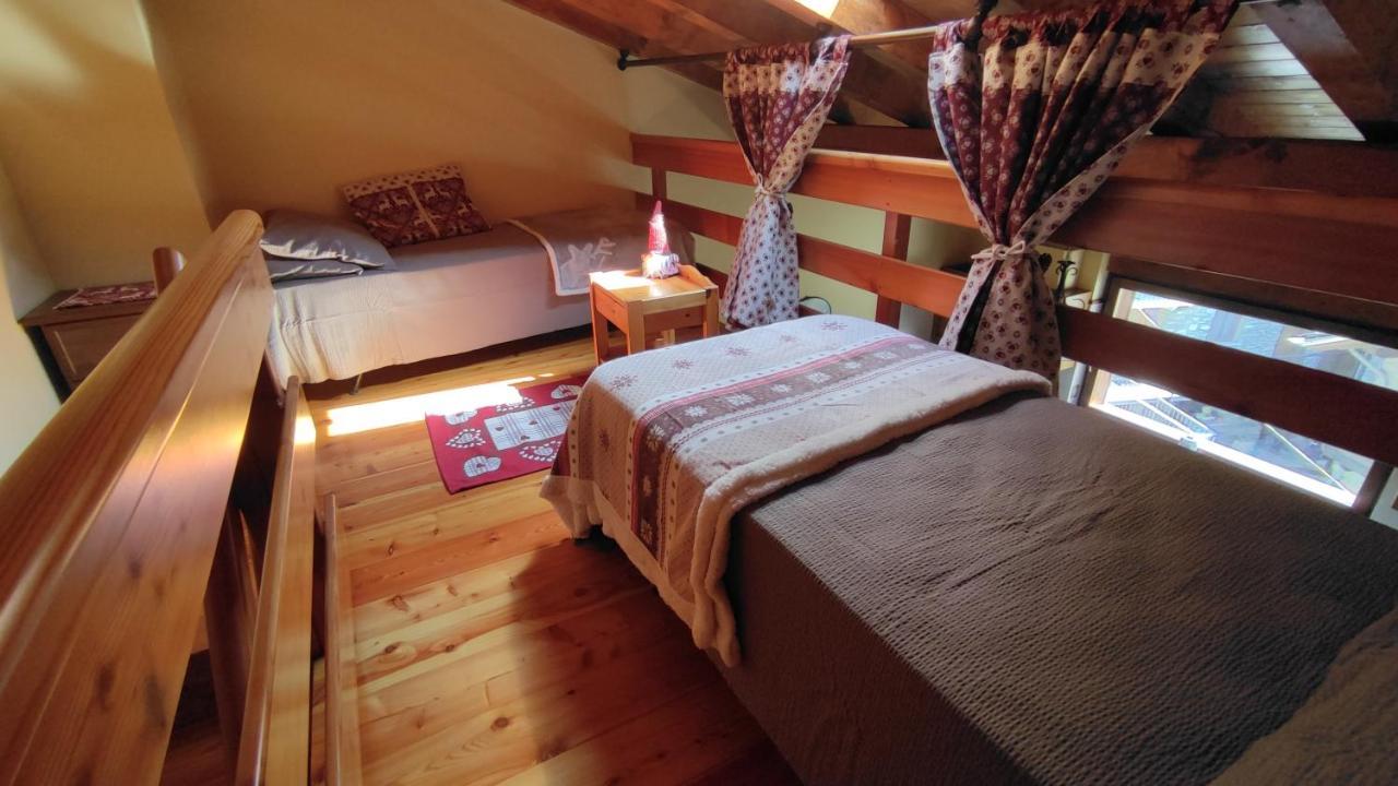 Casa Vacanze: Maison Des Gnomes Challand-Saint-Anselme Extérieur photo