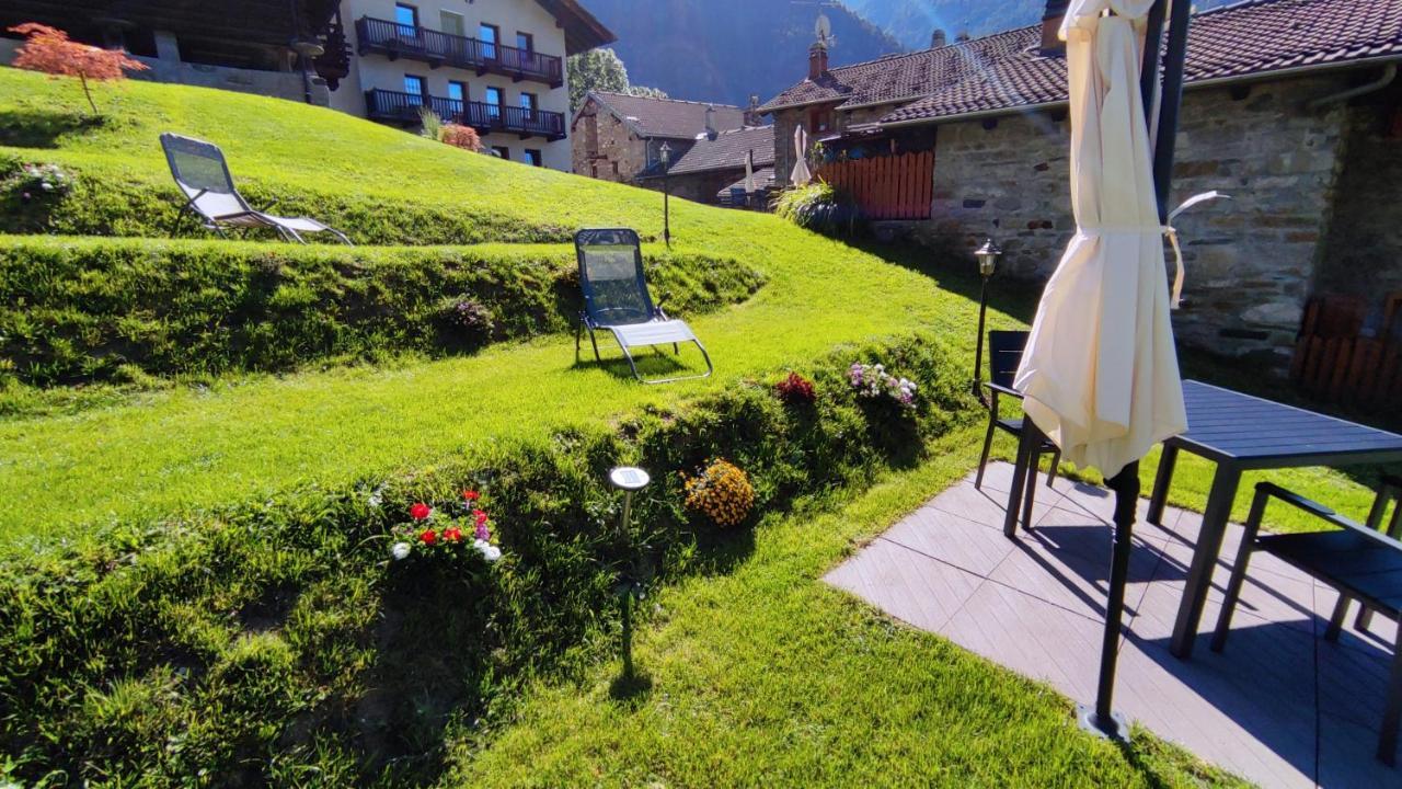 Casa Vacanze: Maison Des Gnomes Challand-Saint-Anselme Extérieur photo