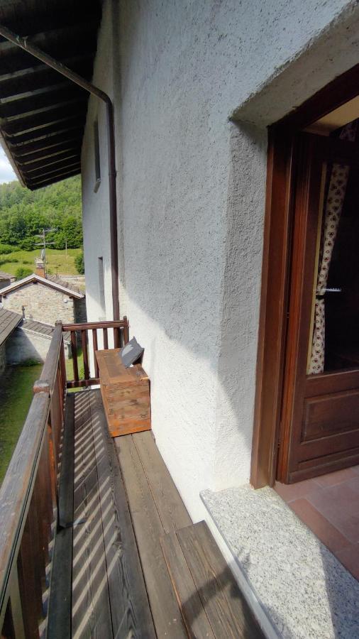 Casa Vacanze: Maison Des Gnomes Challand-Saint-Anselme Extérieur photo