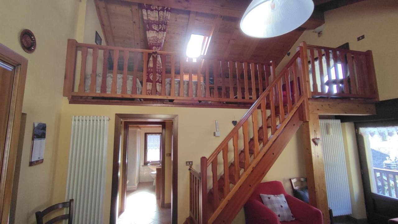 Casa Vacanze: Maison Des Gnomes Challand-Saint-Anselme Extérieur photo