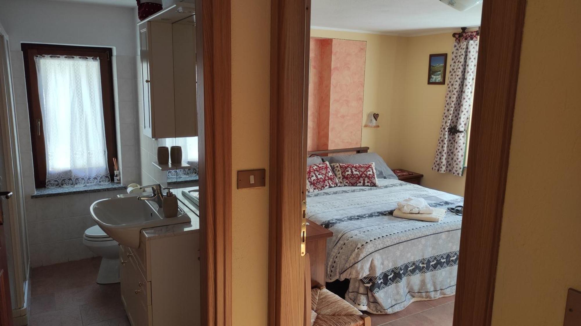 Casa Vacanze: Maison Des Gnomes Challand-Saint-Anselme Chambre photo