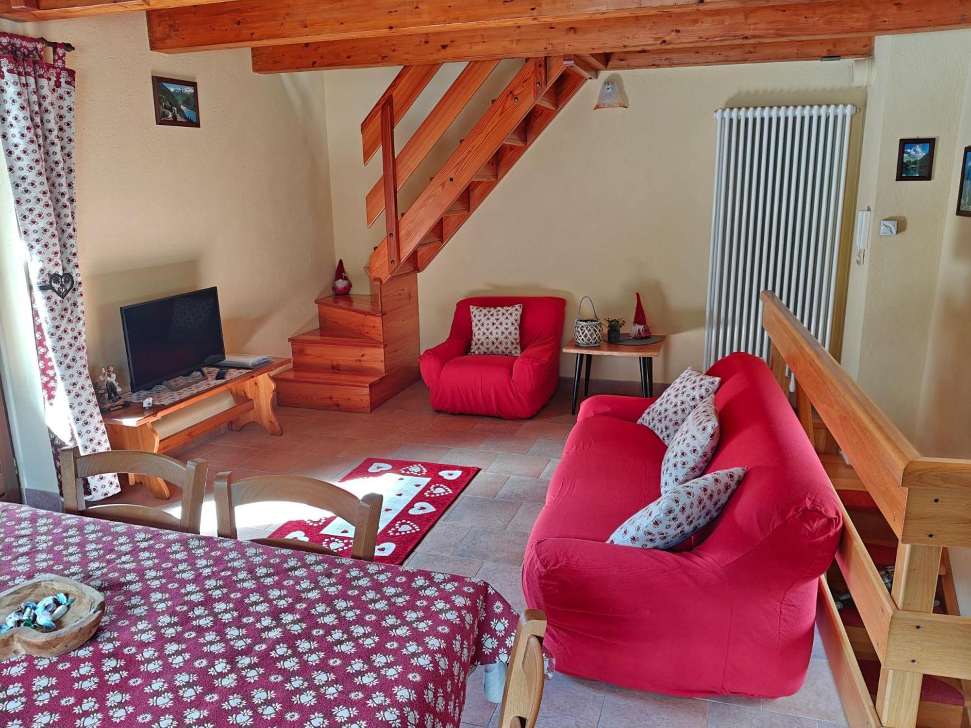 Casa Vacanze: Maison Des Gnomes Challand-Saint-Anselme Extérieur photo