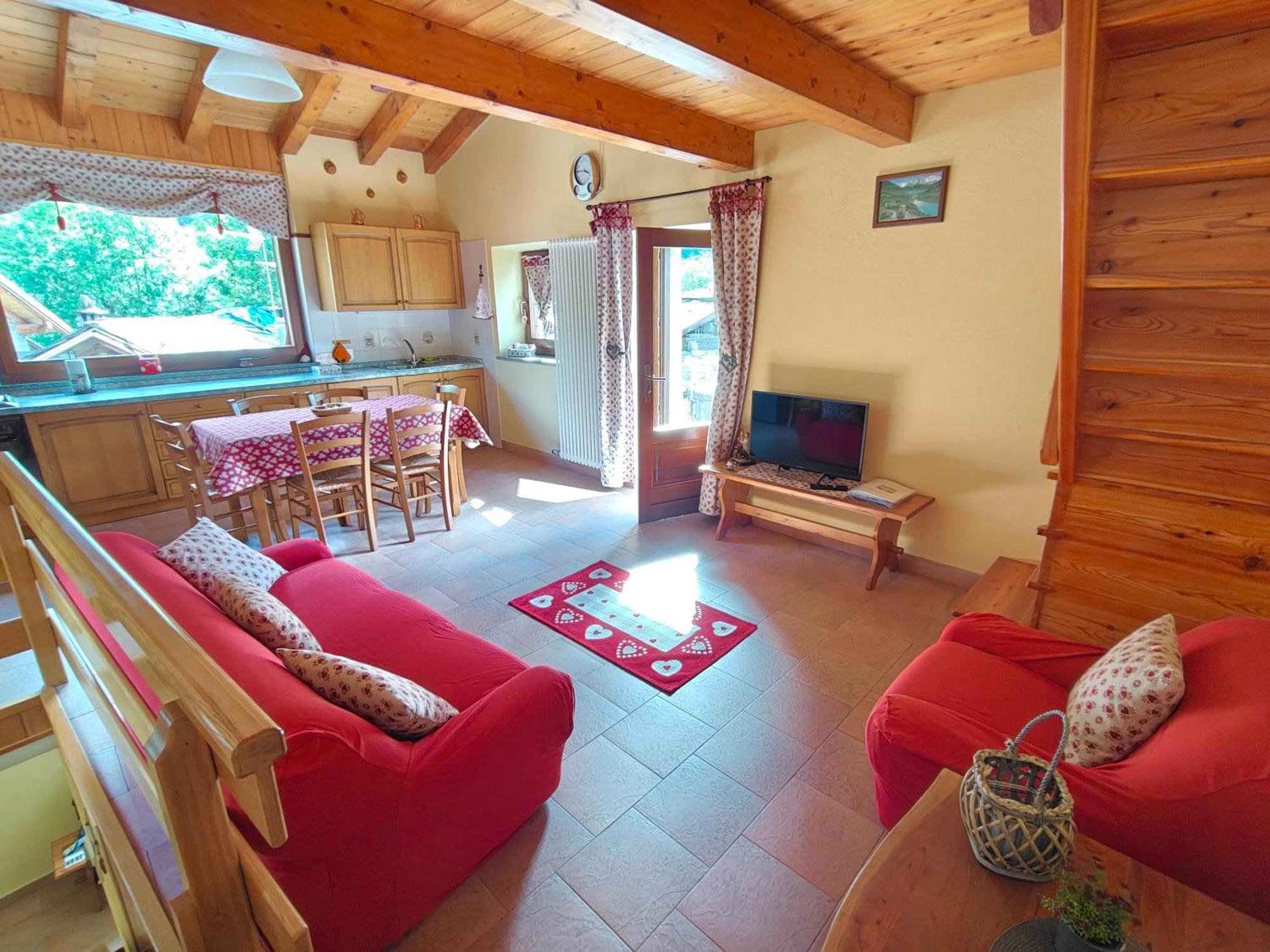 Casa Vacanze: Maison Des Gnomes Challand-Saint-Anselme Extérieur photo